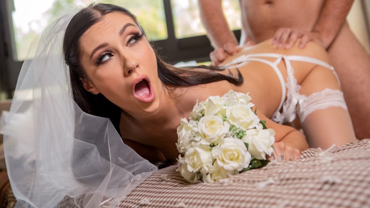 Красивая невеста сбежала от жениха ради большого члена - Смотреть секс,  порно видео.